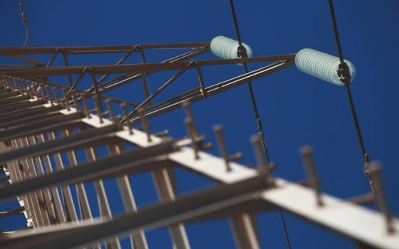 Surtirá GE a 2 obras eléctricas