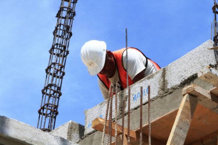 A la baja, créditos para la construcción: CMIC