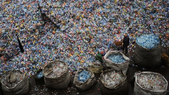 “Hay tantos residuos plásticos en el mundo que podrían cubrir el tamaño de Argentina”