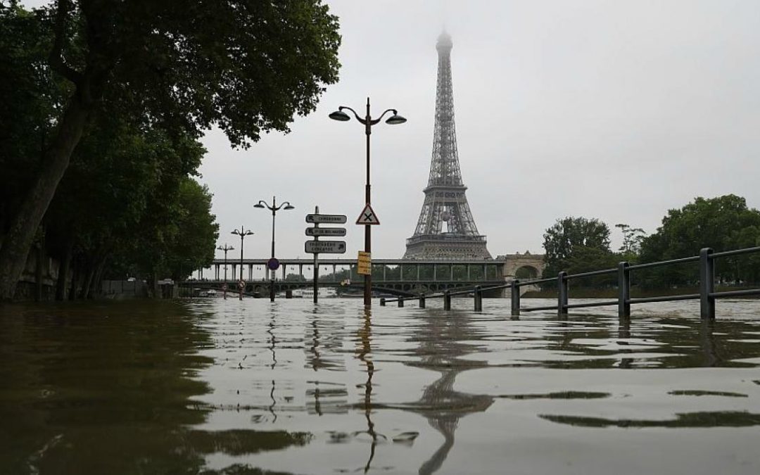 El río Sena se desborda en París