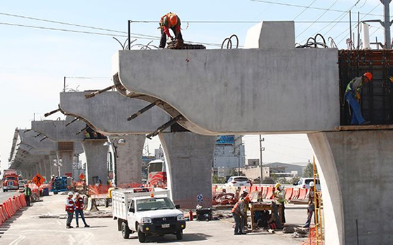 Construcción tira inversión fija por primera vez en 4 años