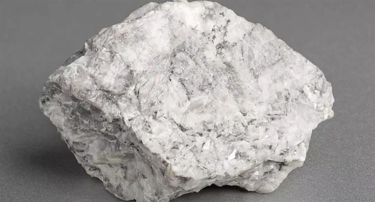 Científicos logran fabricar magnesita, el mineral que da batalla al cambio climático