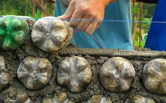 Reciclajes de PET y escombros: idea viral de ayuda sustentable