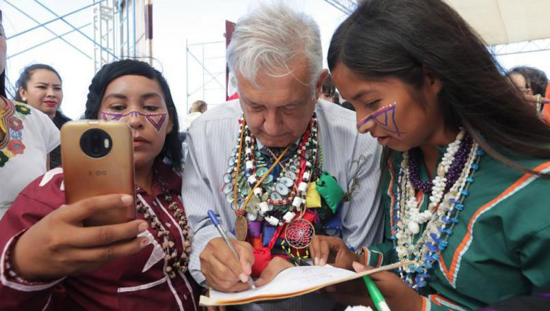 De nuevo vamos a mirarnos de frente, así lo manifestó Andrés Manuel López Obrador a pueblos indígenas de Sonora