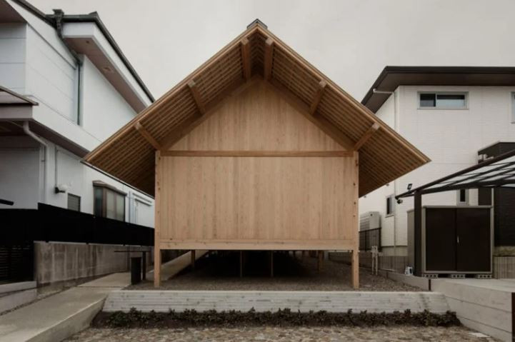Esta curiosa casa de Japón está construida (y decorada) solo con madera