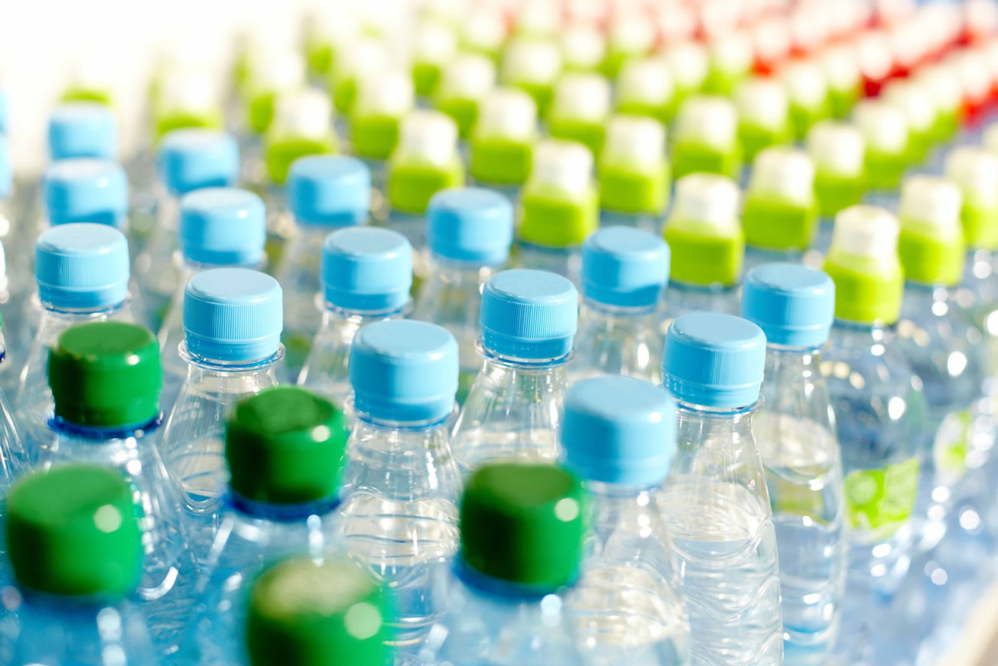 Plásticos biodegradables vs. reciclables ¿Qué es mejor para el medio ambiente?