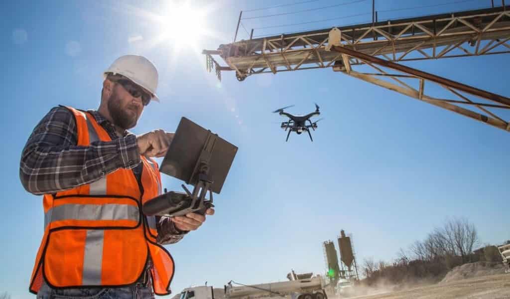 Al día con la tecnología con el uso de drones en la industria de la construcción