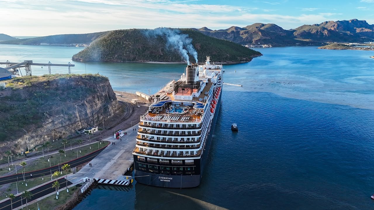 Crucero en la bahía de San Carlos
