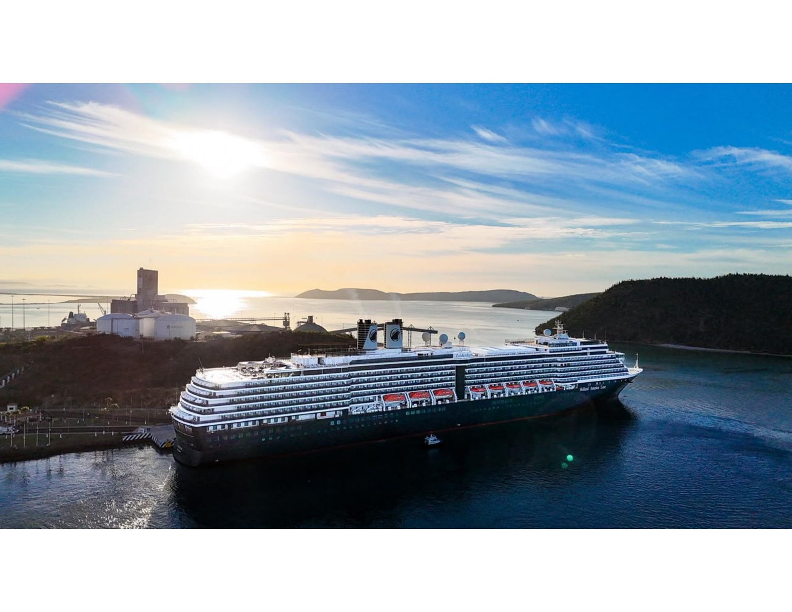Crucero en el Puerto de Guaymas al atardecer