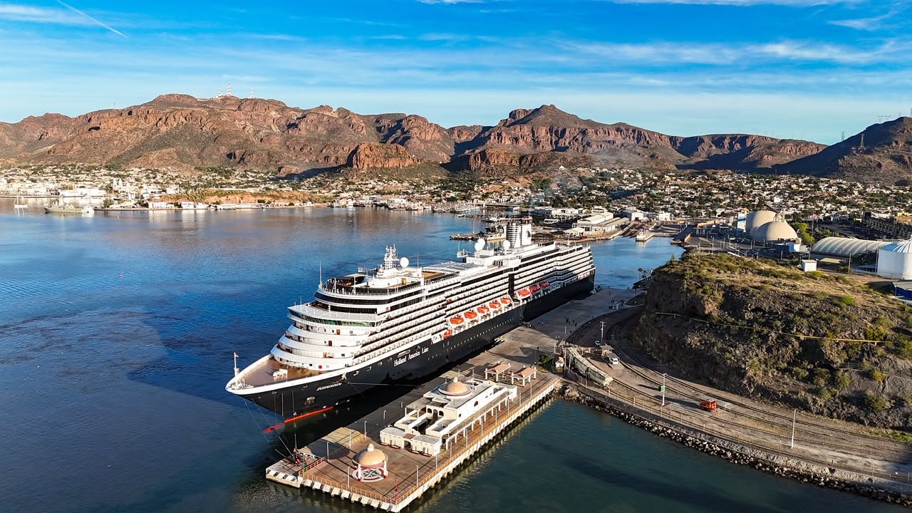 Vista aérea del crucero en el Puerto de Guaymas