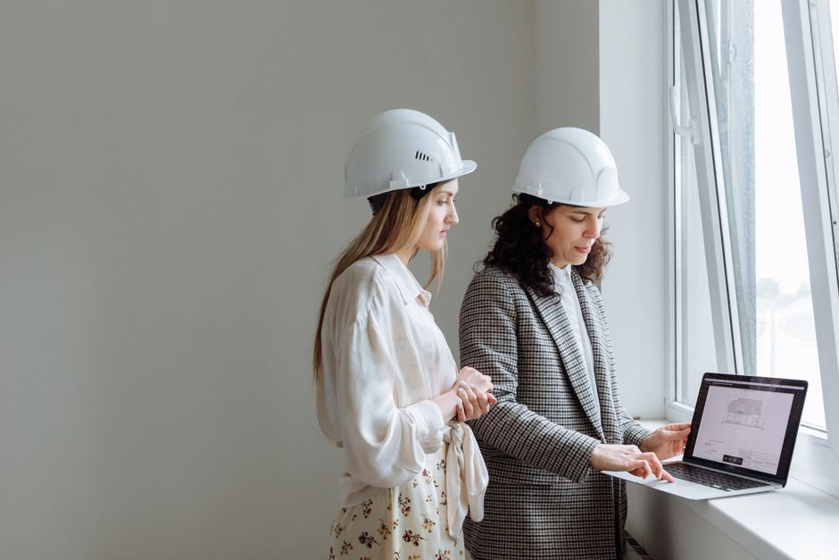 modern construction site management technology safety
