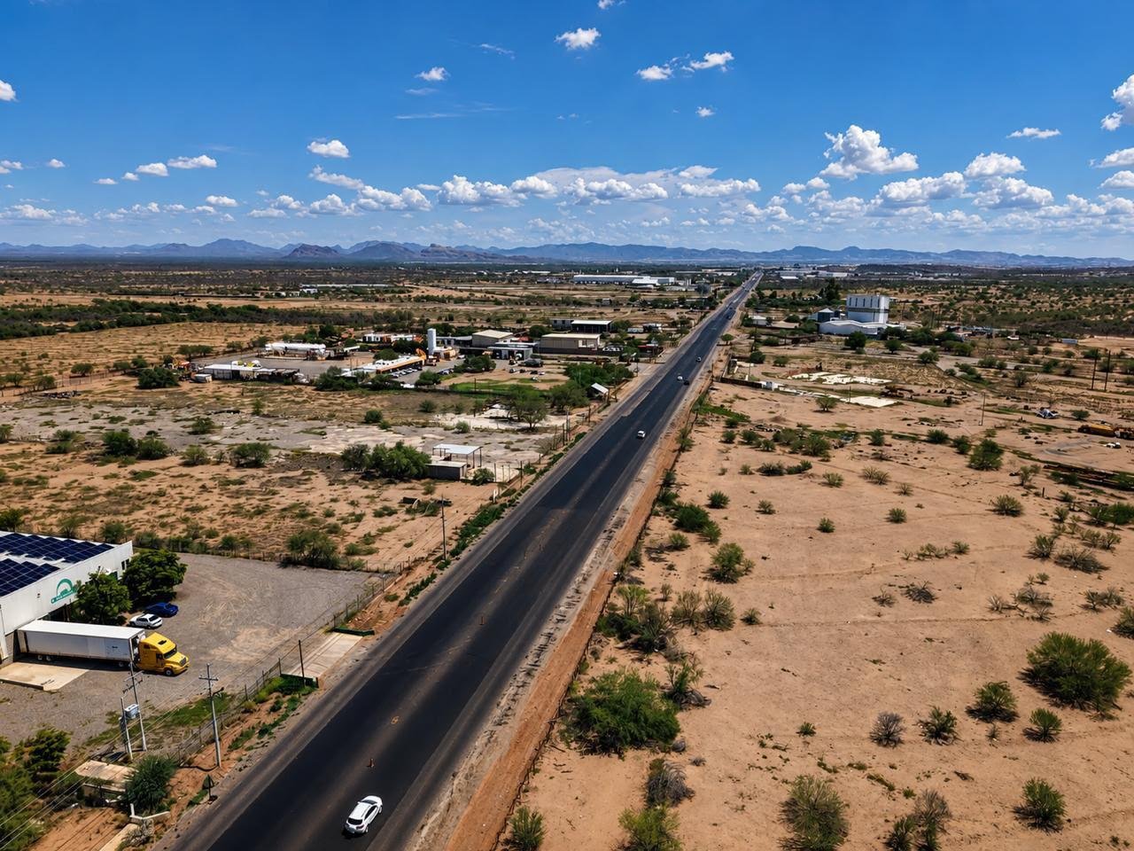 Panorámica aérea del tramo carretero que conecta Hermosillo con Miguel Alemán y Bahía de Kino