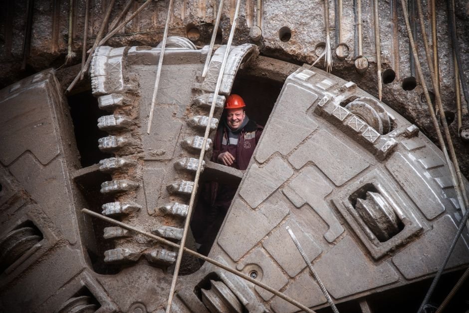 Explosivos y automatización en túneles mineros de Sonora