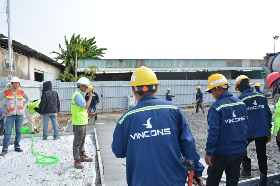 industrial construction financing project site meeting