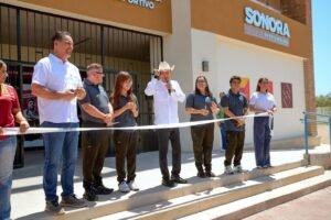 El gobernador Alfonso Durazo Montaño entrega las instalaciones rehabilitadas en la Unidad Deportiva del Noroeste