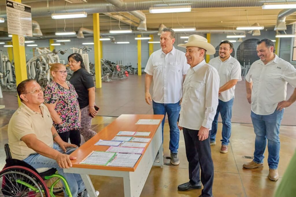 Pabellón de Gimnasia con nuevo piso para manos libres e iluminación integral