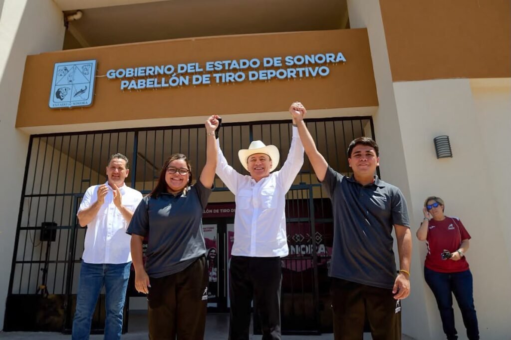 Área de paralanzamiento con módulo de baños, almacén y accesibilidad universal