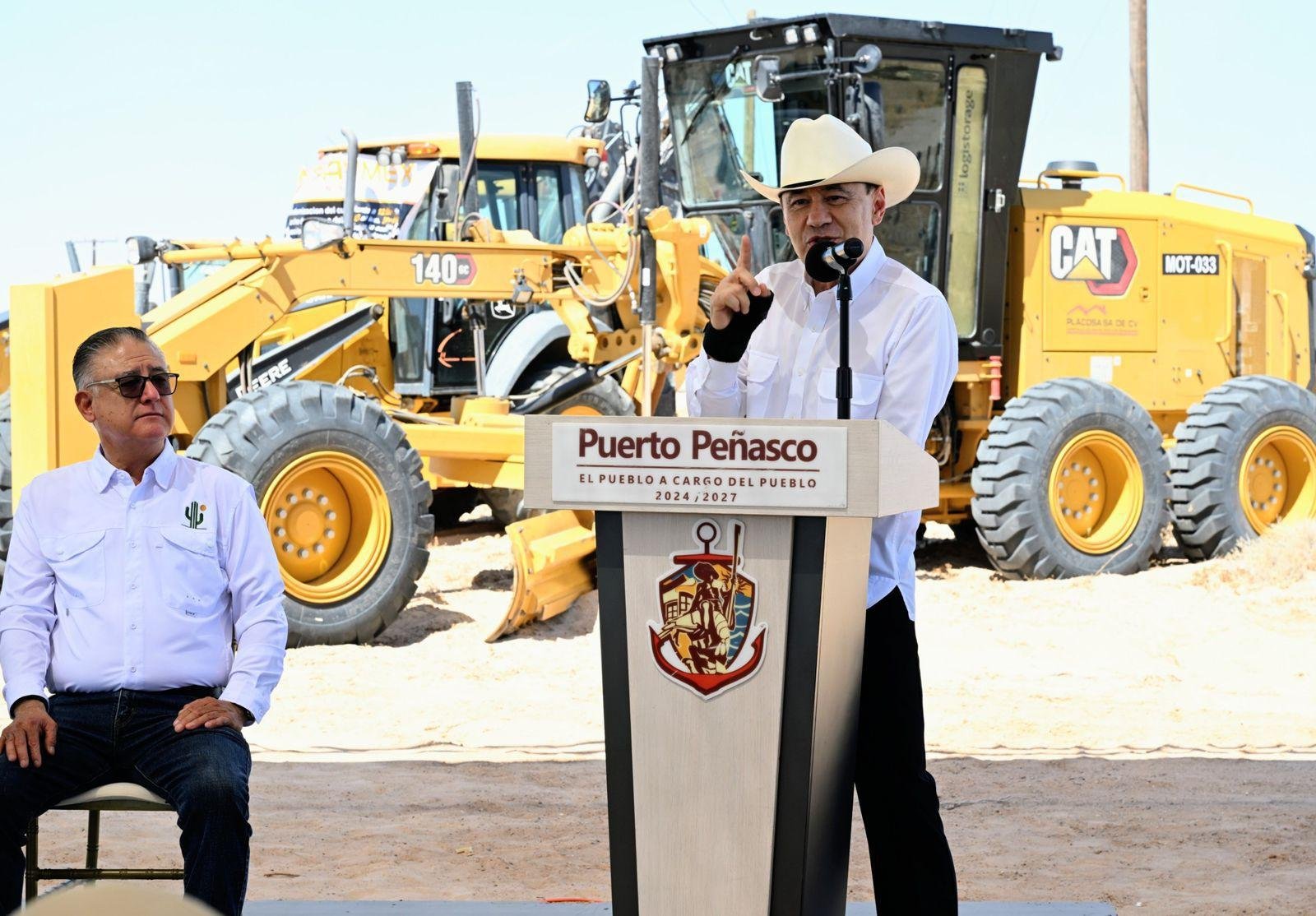 El gobernador Alfonso Durazo Montaño durante su mensaje en el arranque de la modernización de la carretera Sonoyta-Puerto Peñasco