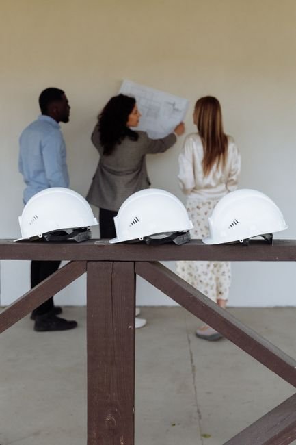 construction site financial planning engineers meeting in Mexico