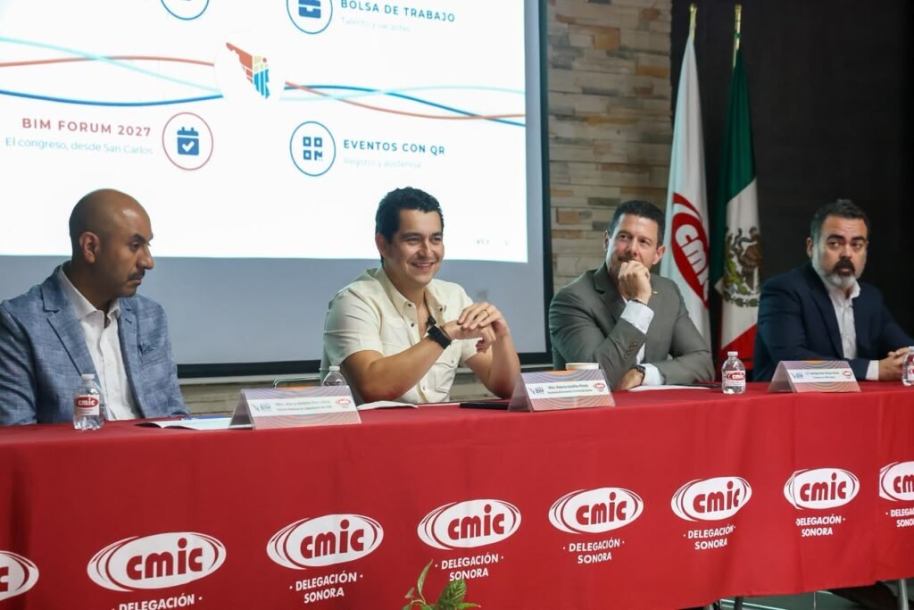 Presídium durante el lanzamiento de Alianza BIM Sonora en CMIC Sonora