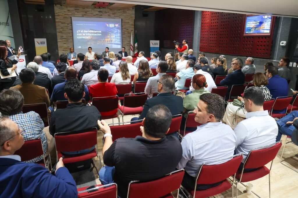 Público en el lanzamiento de Alianza BIM Sonora en CMIC Sonora